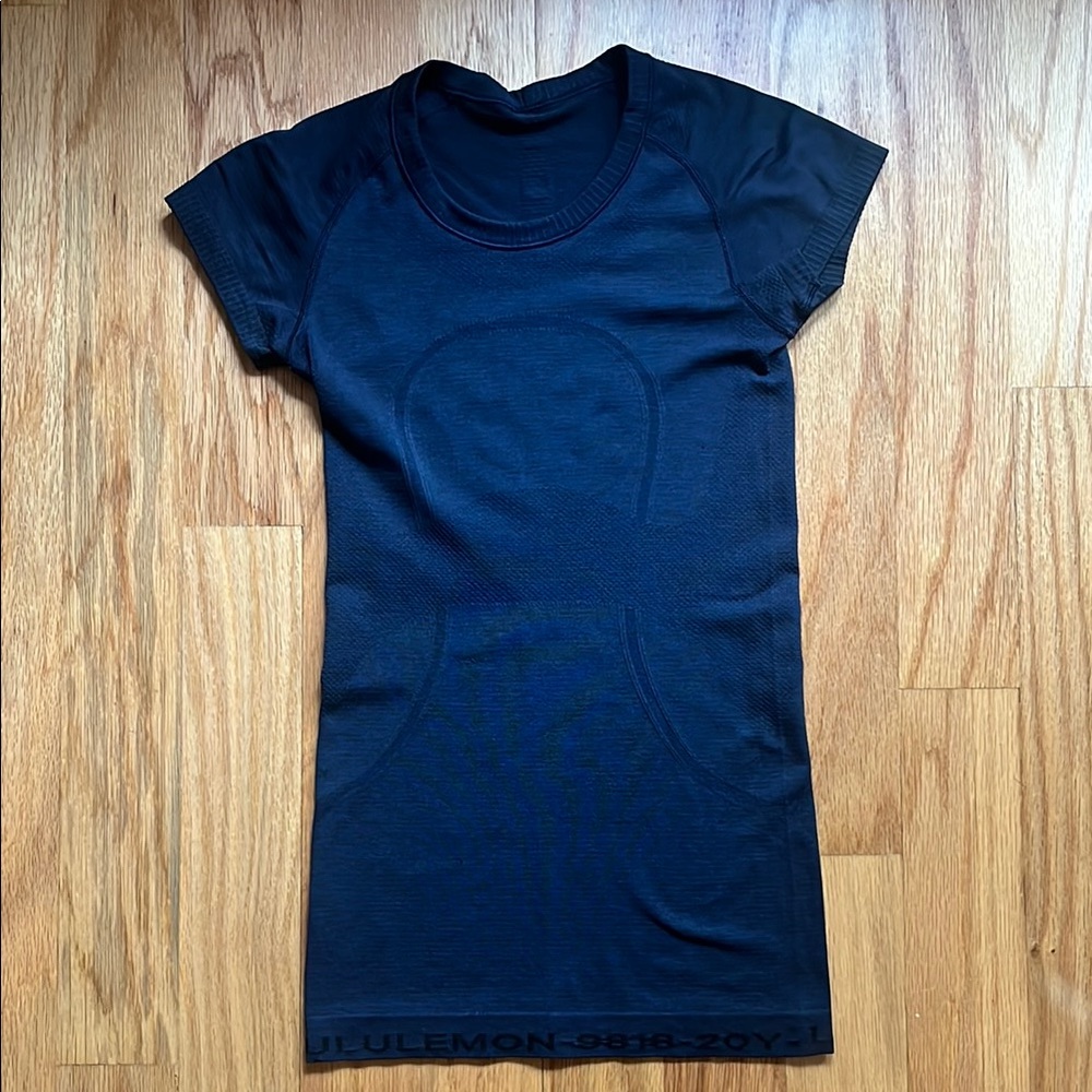 Lululemon Swiftly Tech Short-Sleeve Hip Length 20 Year Limited Edition